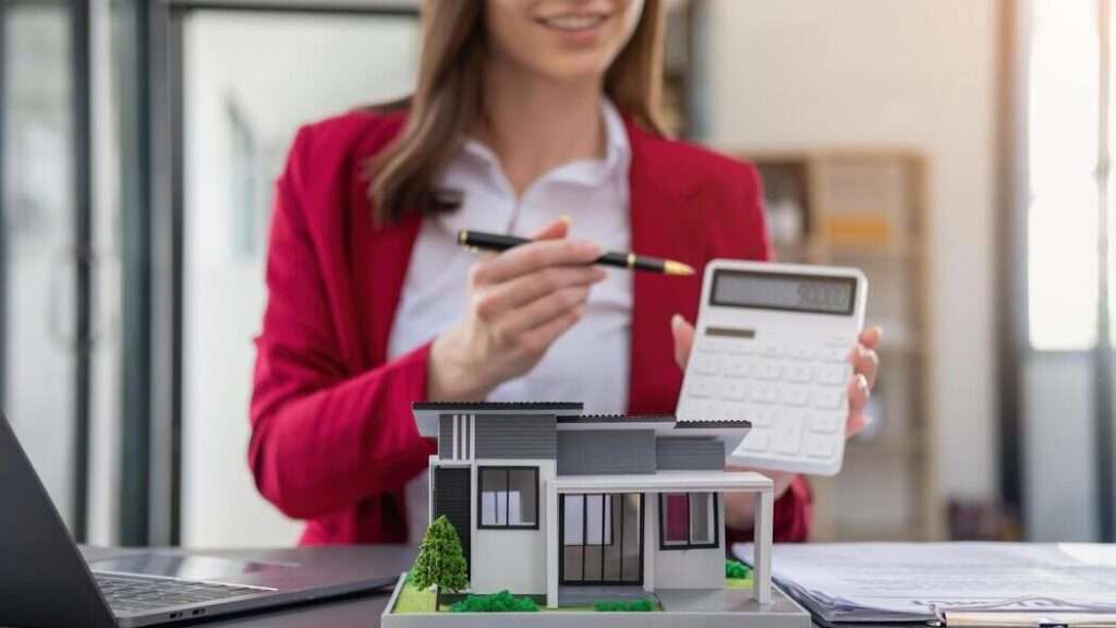 expert-comptable spécialisé en immobilier, offrant des services de gestion financière, déclaration fiscale et conseil pour les professionnels de l'immobilier.